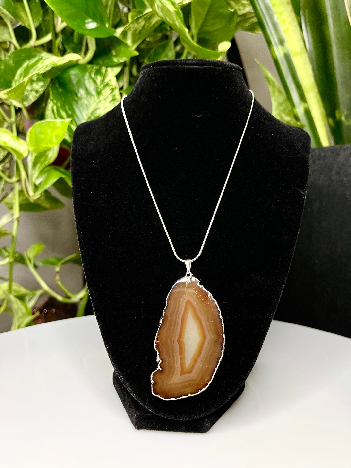 AGATE PENDANT